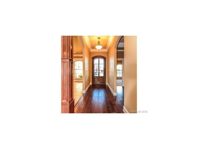 Building Photo - 4 Bedroom/3 Bath Home with Bonus Room in G...