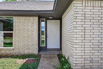 Building Photo - 509 Southern Oaks Dr