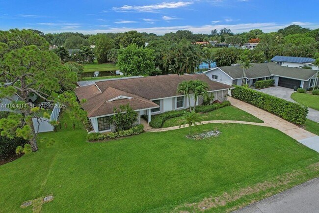 Foto del edificio - 4104 Larch Ave