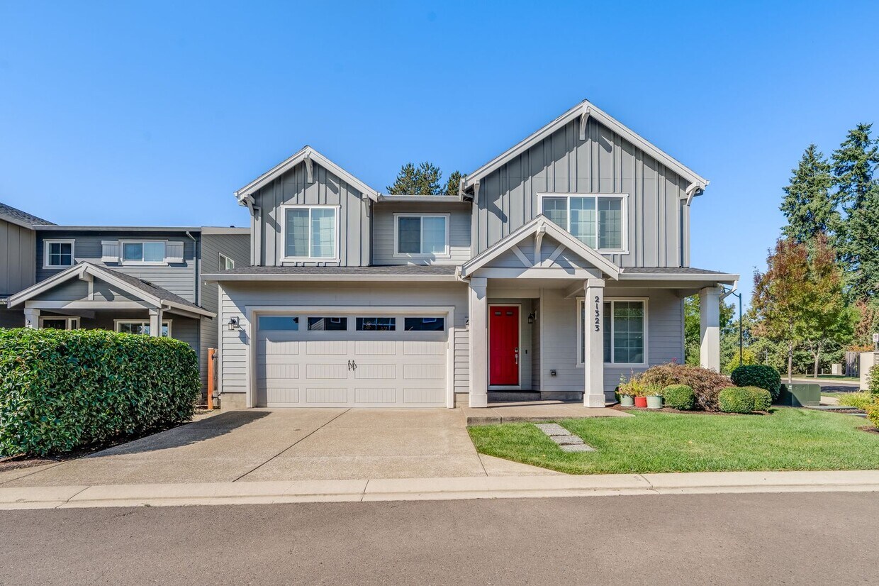 Foto principal - Beautiful 4 Bed, 3 Bath Rental Home in She...