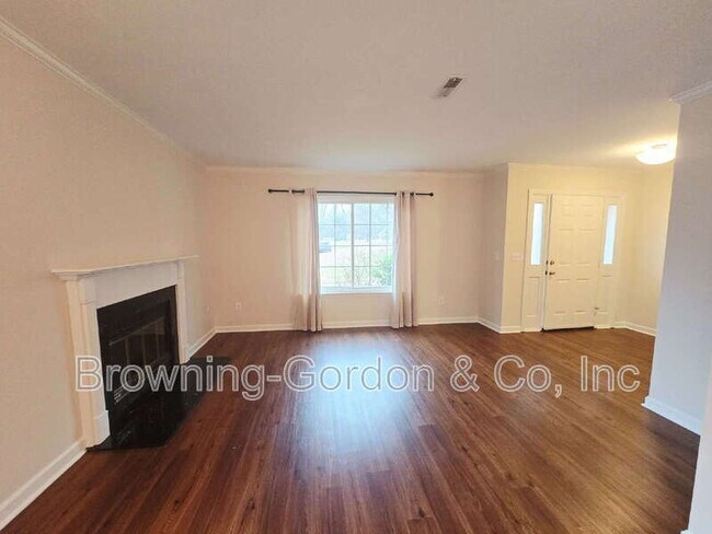 Foto del edificio - 228 Brattlesboro Pl