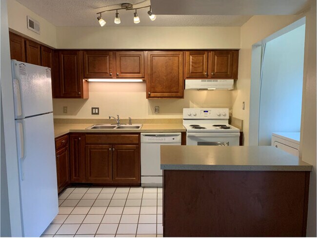 Foto del edificio - 2020 Stoney Point Ln