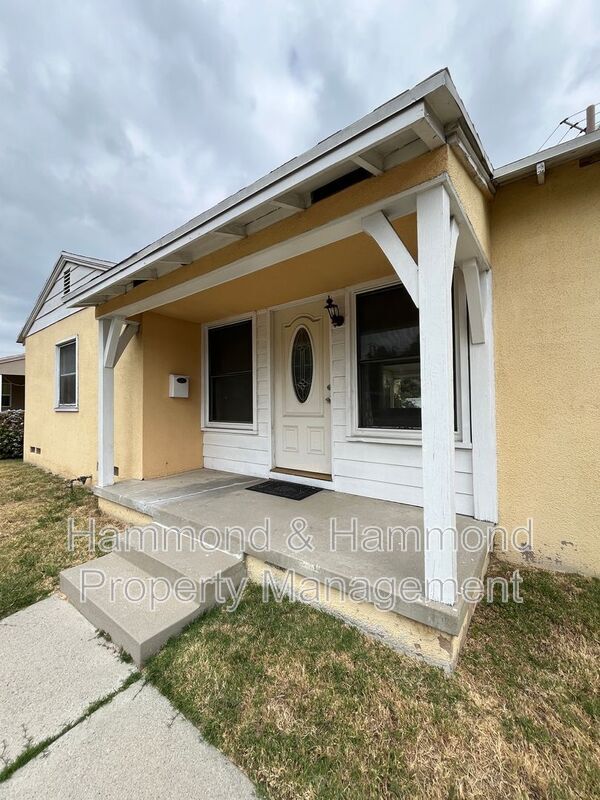 Foto del edificio - 18003 Saticoy St
