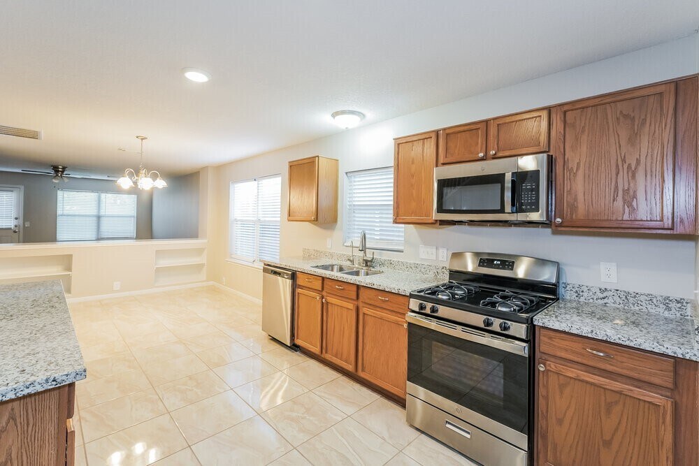 Foto principal - 17506 Hoover Gardens Dr
