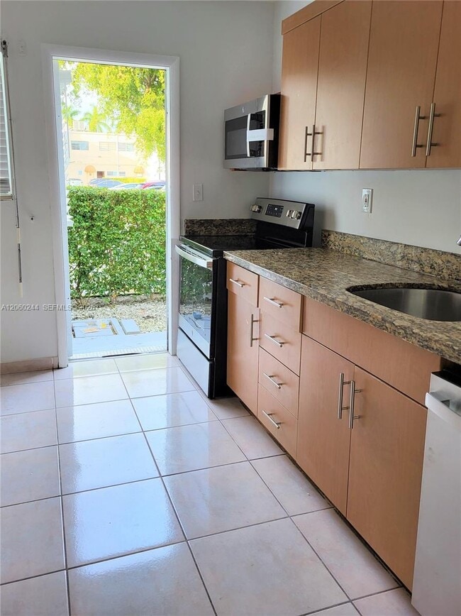 Building Photo - 9455 Bay Harbor Terrace