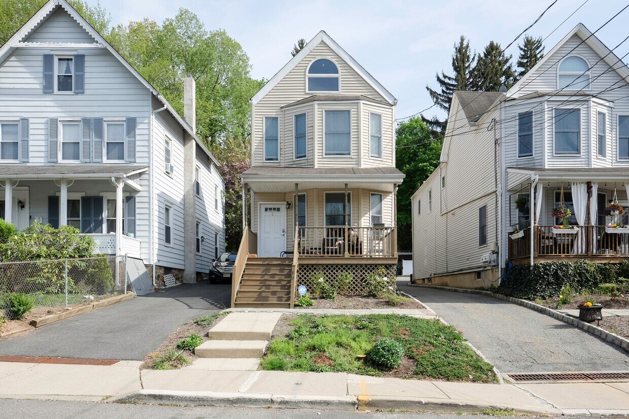 Primary Photo - 46 Phoenix Ave