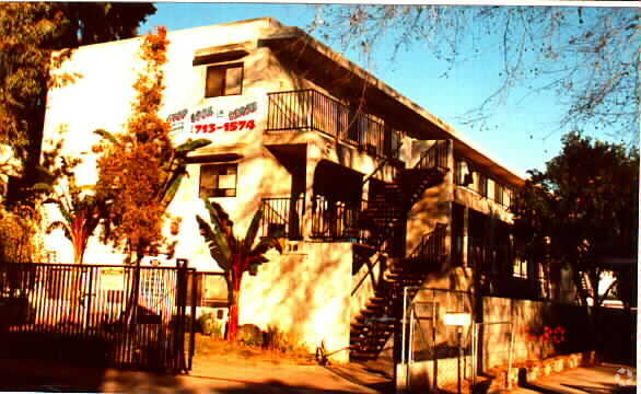 Building Photo - 7038 Alabama