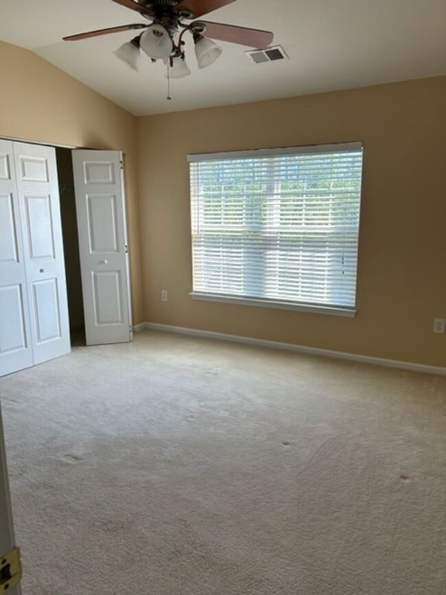 Building Photo - 160 Chenoa Dr