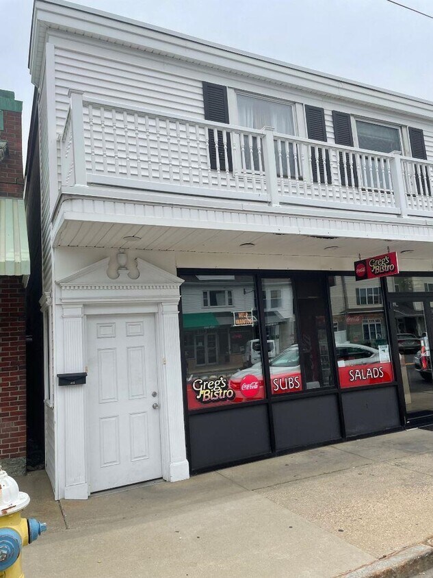 Foto principal - 445 Lafayette Rd