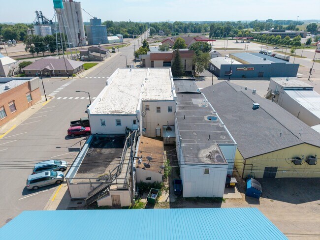 Foto del edificio - 104 W Main St