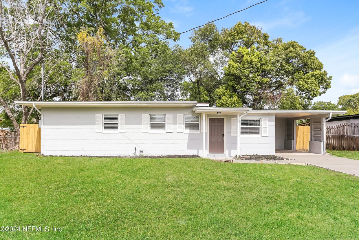 Primary Photo - 7037 Pellias Rd