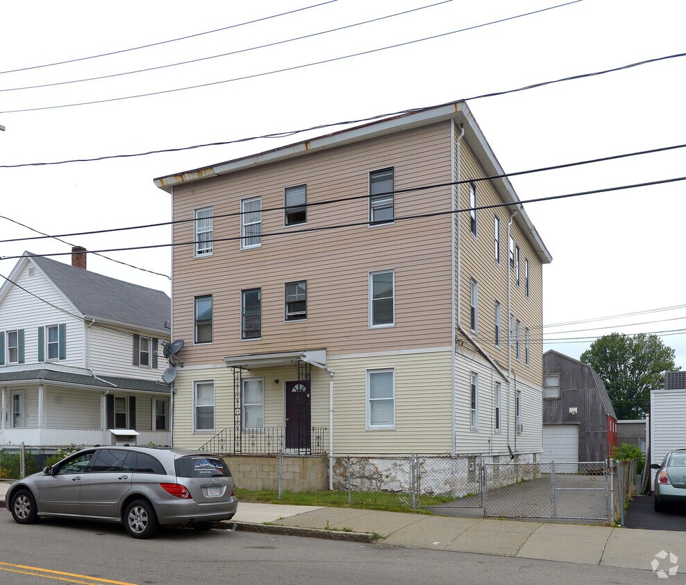 Primary Photo - 181 Sawyer St