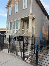 Building Photo - 1845 N Marshfield Ave