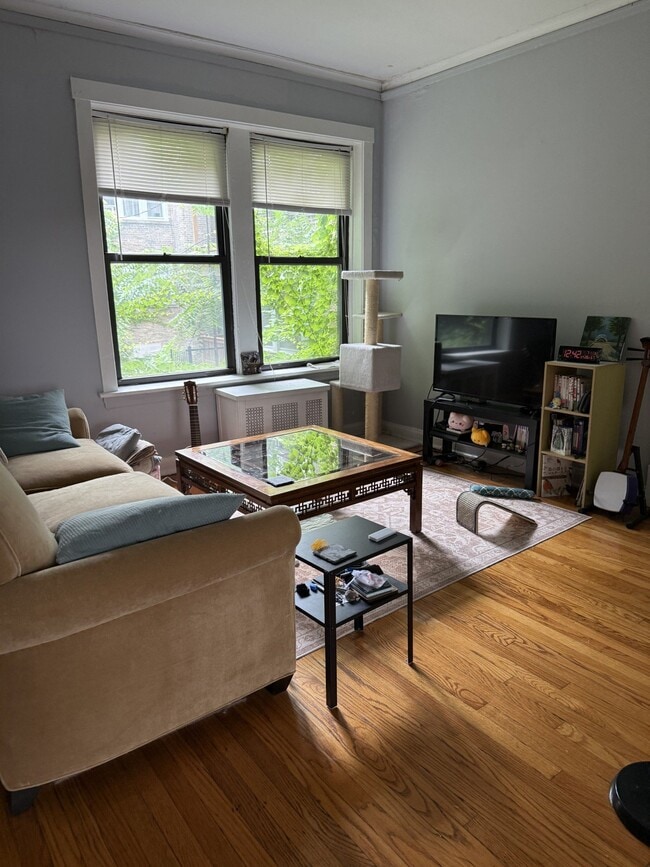 Photo - 1344 W Hood Ave (Chicago, IL) Apartment