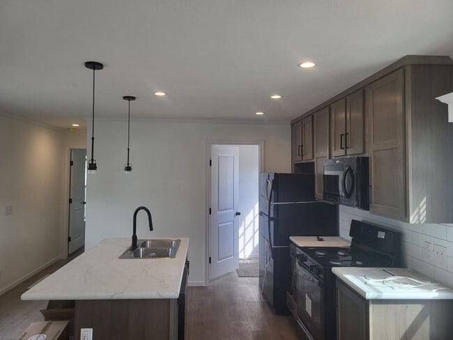 Foto del edificio - 17 Meadowlark Ln