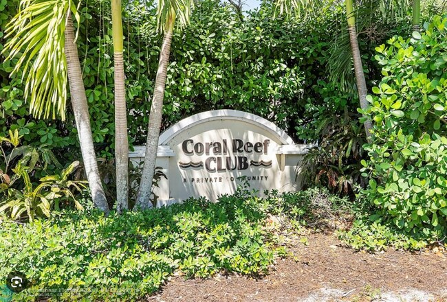 Foto del edificio - 9825 NW 56th Pl