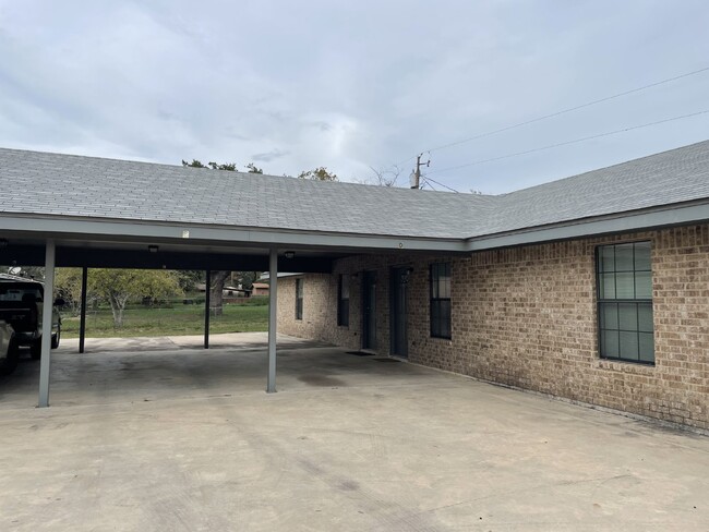 Building Photo - Gorgeous two bedroom/1 bathroom in Pleasan...