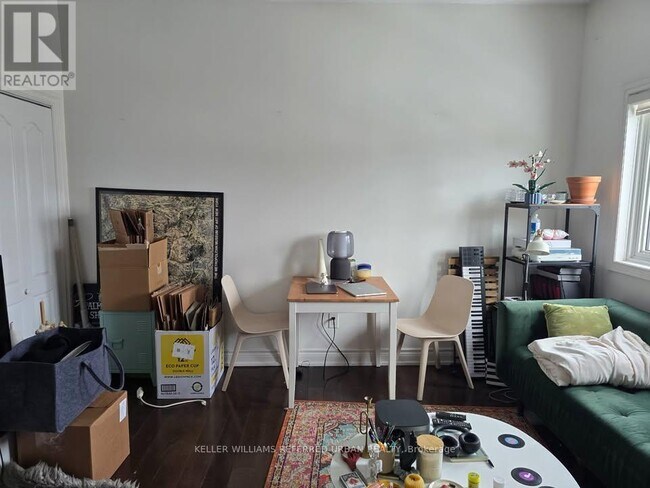 Photo du bâtiment - 18 Palmerston Ave