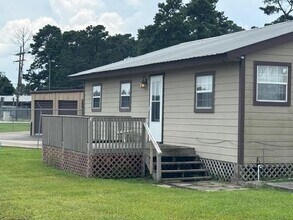 Building Photo - 9123 Stonewood Dr