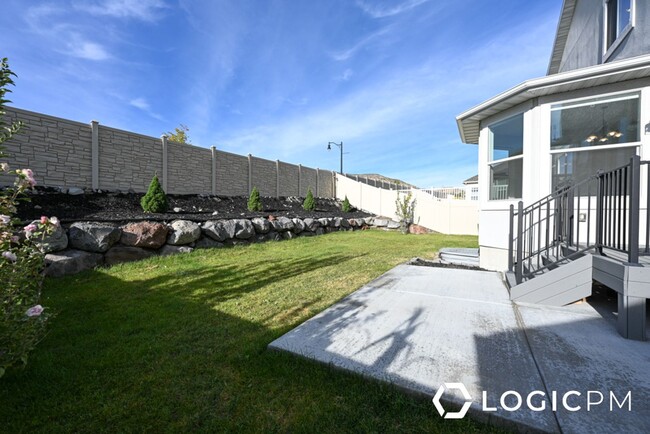 Foto del edificio - Beautiful Home in Prime Location Herriman!