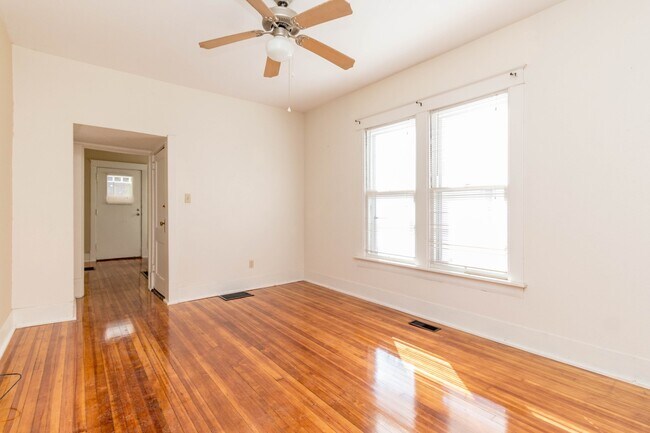 Foto del edificio - 1405 Windsor St