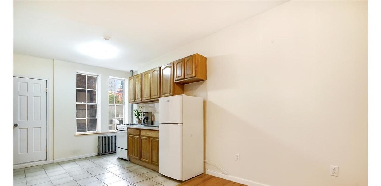 Primary Photo - 535 9th Ave