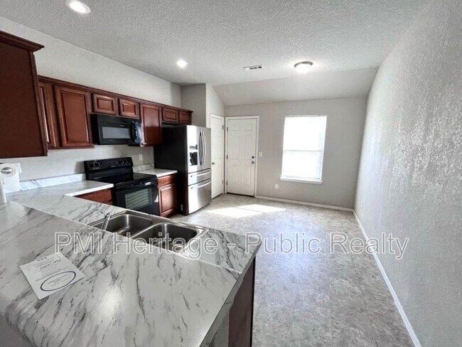 Foto del edificio - 873 NW Evans Cir