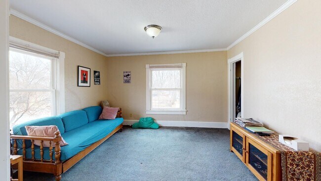Foto del edificio - AVAILABLE August! - 807 Grand Ave