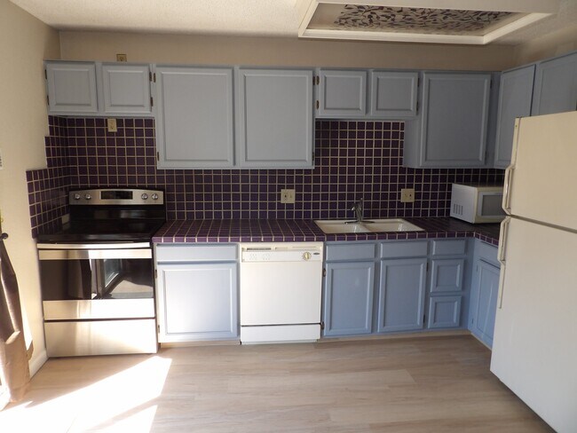 Foto del edificio - 6419 Village Ln
