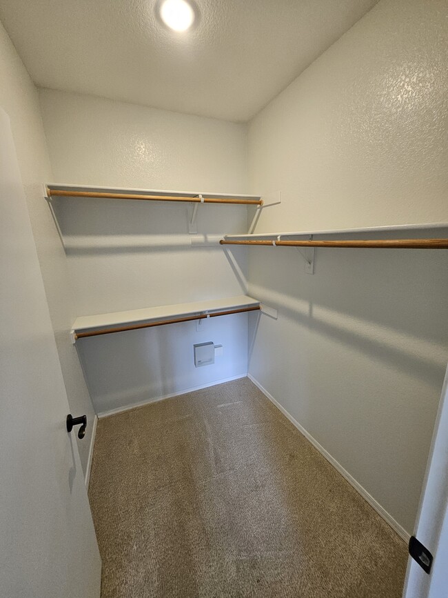Building Photo - 4343 E Soliere Ave