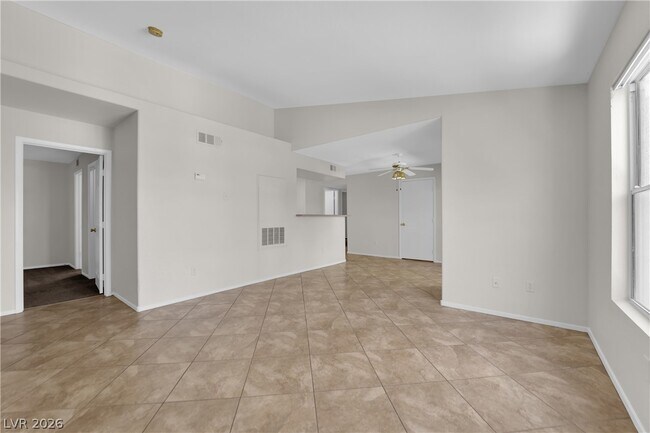 Foto del edificio - 2300 E Silverado Ranch Blvd