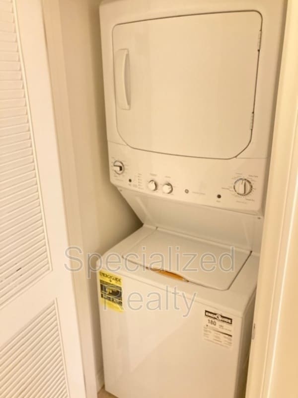 Foto del edificio - 10921 Whipple St