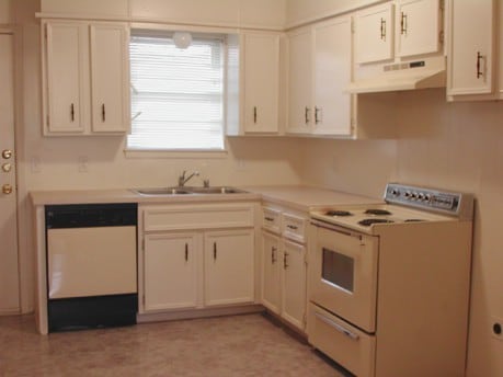 Building Photo - Red Oak Apartments