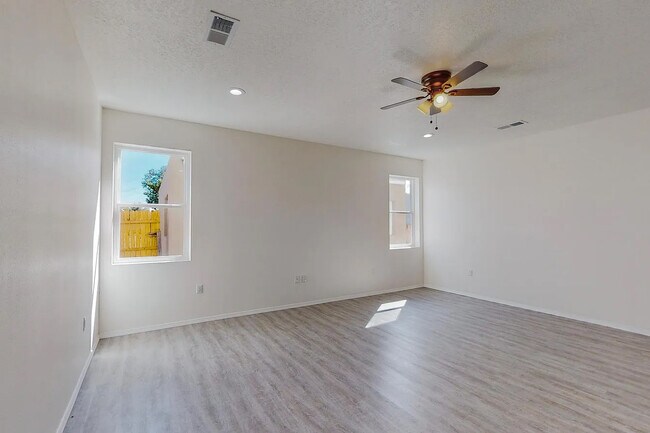Foto del edificio - 2113 Coal Ave SE
