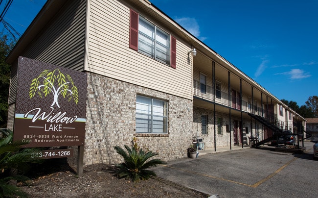Building Photo - Willow Lake Apartments