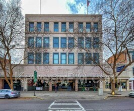 Building Photo - 936 Broad St