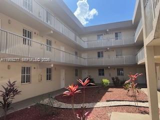 Foto del edificio - 6175 NW 186th St