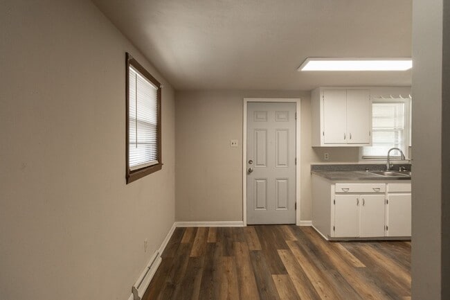 Building Photo - 1403 Lowe St