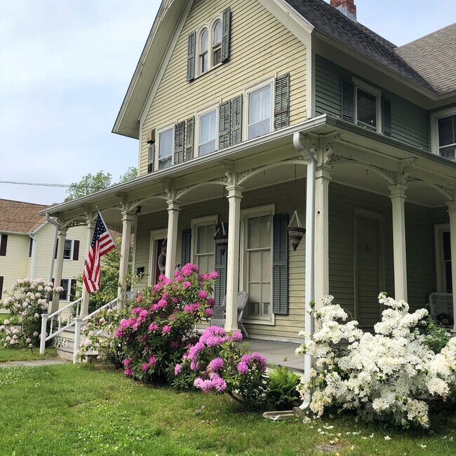 11 Waterside Ln Unit 3, Clinton, CT 06413 Apartments in Clinton, CT