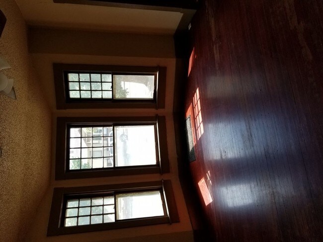 Building Photo - 621 W20 CC20 -E-
