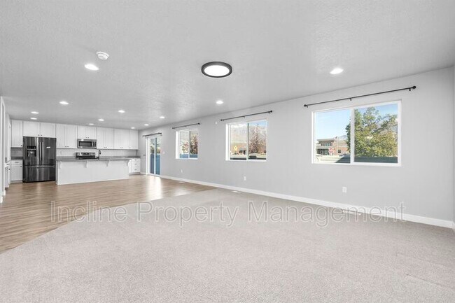 Foto del edificio - 446 N 230 E