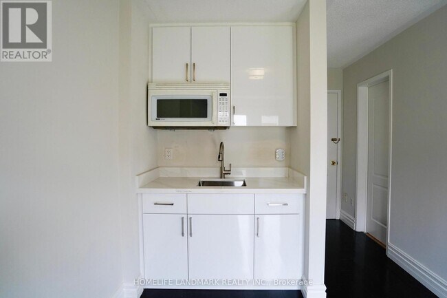 Photo du bâtiment - 3406 Southwick St