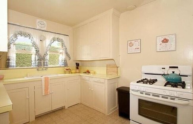Foto del edificio - 2 Bedroom Bungalow Downtown SLO with Garage