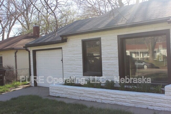 Photo - 670 S 69th St House