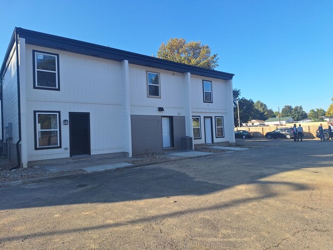 Building Photo - Lofts on Park