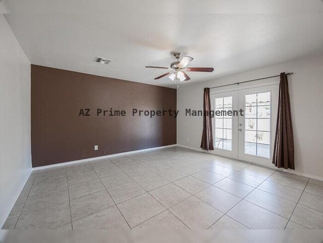 Building Photo - 3511 S Terrace Rd