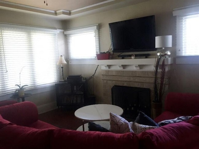 Foto del edificio - 1257 N Thorne Ave