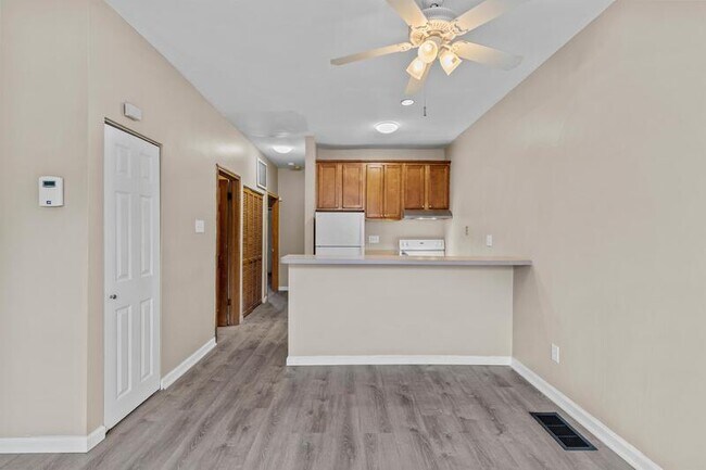 Foto del edificio - 3831 McRee Ave