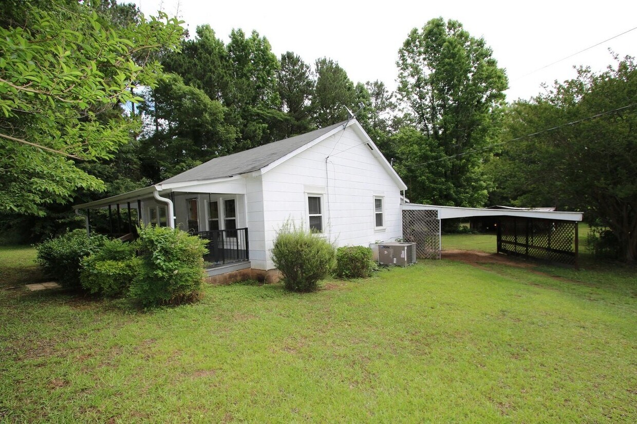 103 Tatum Heights Dr, LaGrange, GA 30240 Room for Rent in LaGrange