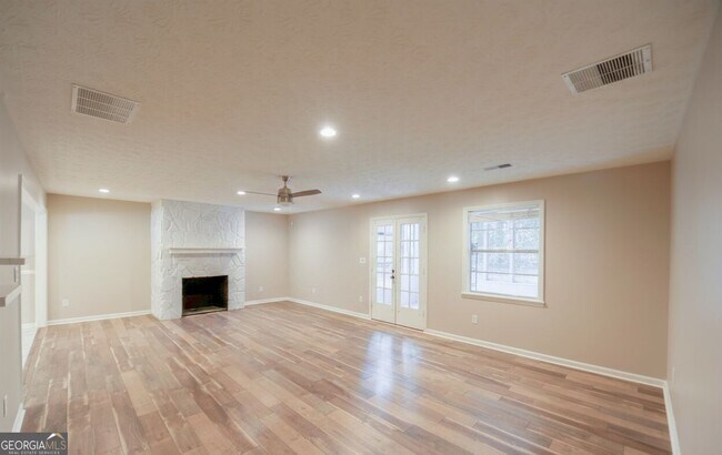 Foto del edificio - 125 Brooks Dr
